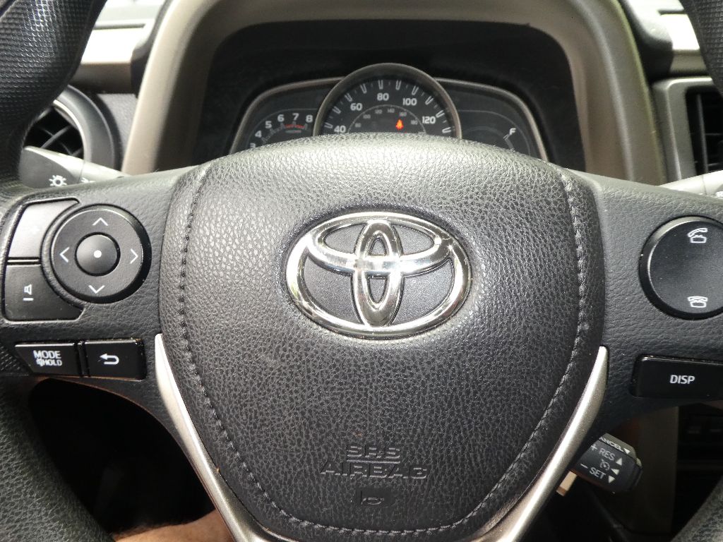 STEERING WHEEL AUDIO CONTROLS / BLUETOOTH