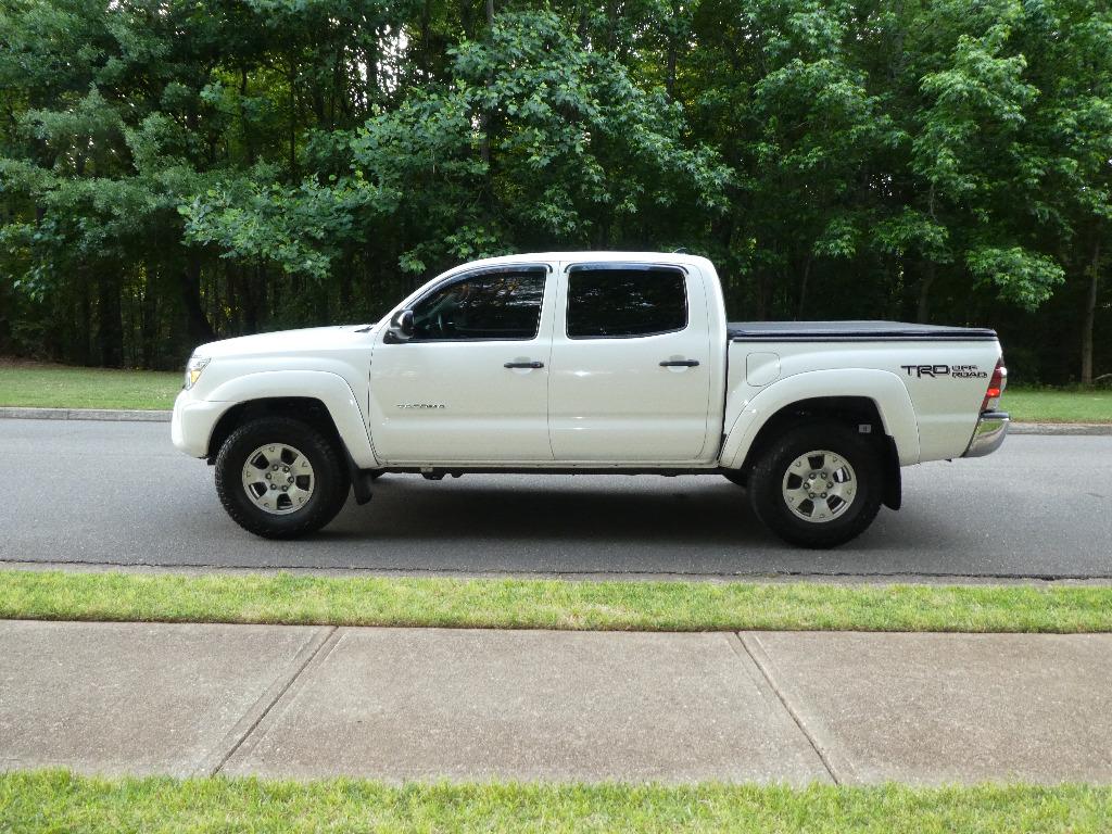 2014 Toyota Tacoma 4x4 Doublecab V6 AT's photo