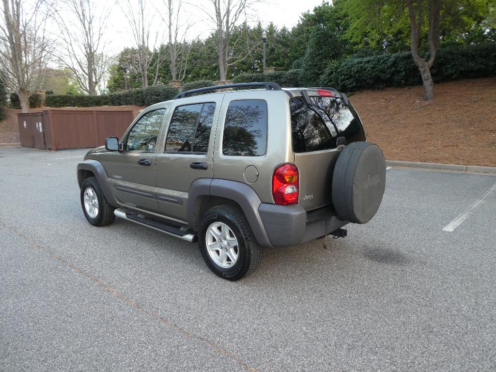 2004 Jeep Liberty Sport - Photo 21