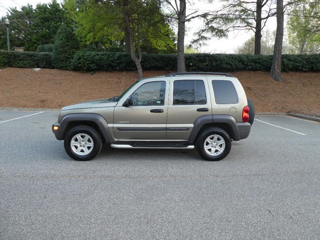 2004 Jeep Liberty Sport - Photo 25