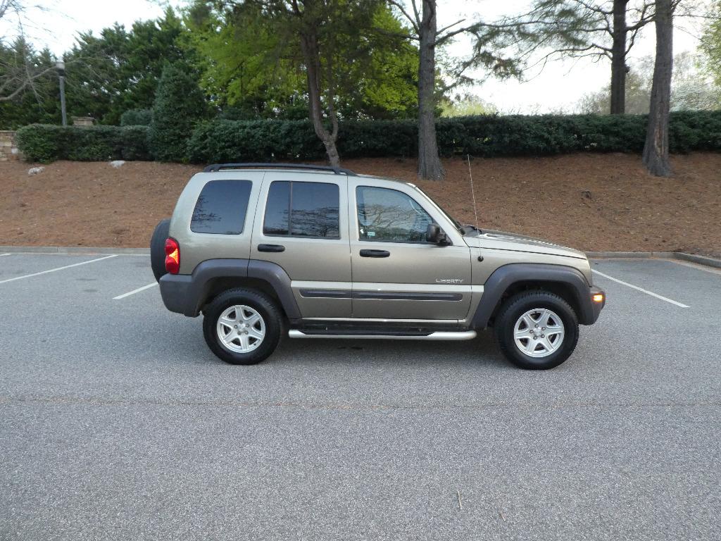 2004 Jeep Liberty Sport - Photo 24