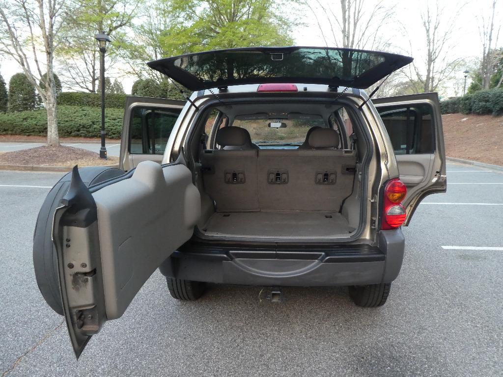 2004 Jeep Liberty Sport - Photo 9